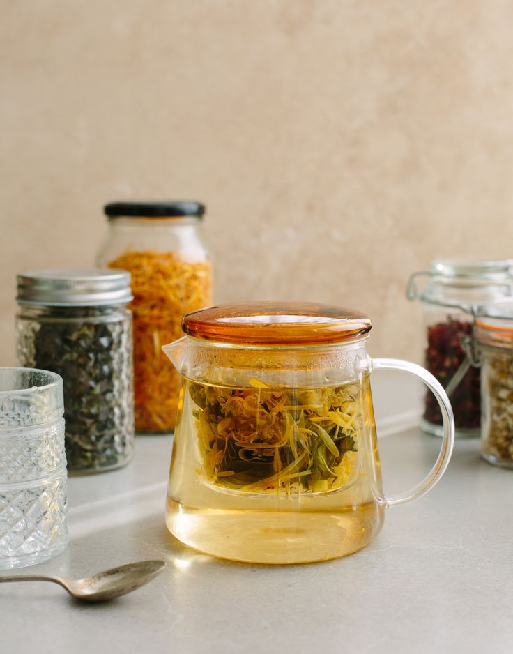 HOW TO BREW HERBAL TEA PROPERLY